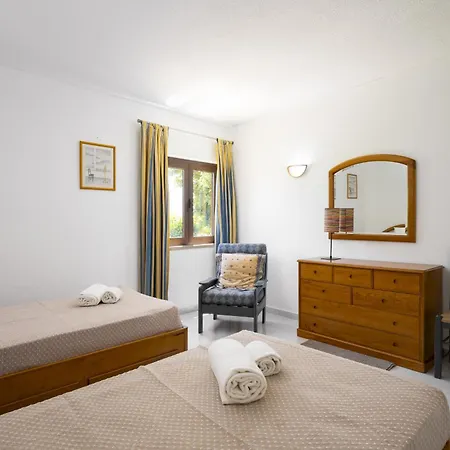 Casal Alfarrobeiras By Hdproperties *